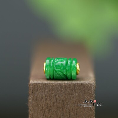 天然玉石雕花干青翡翠祥云桶珠