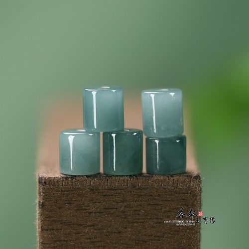 纯天然蓝水翡翠直切桶珠孔2mm