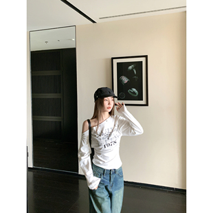 显瘦休闲印花上衣 斜肩T恤女春秋2026百搭修身 铆钉辣妹 白色长袖