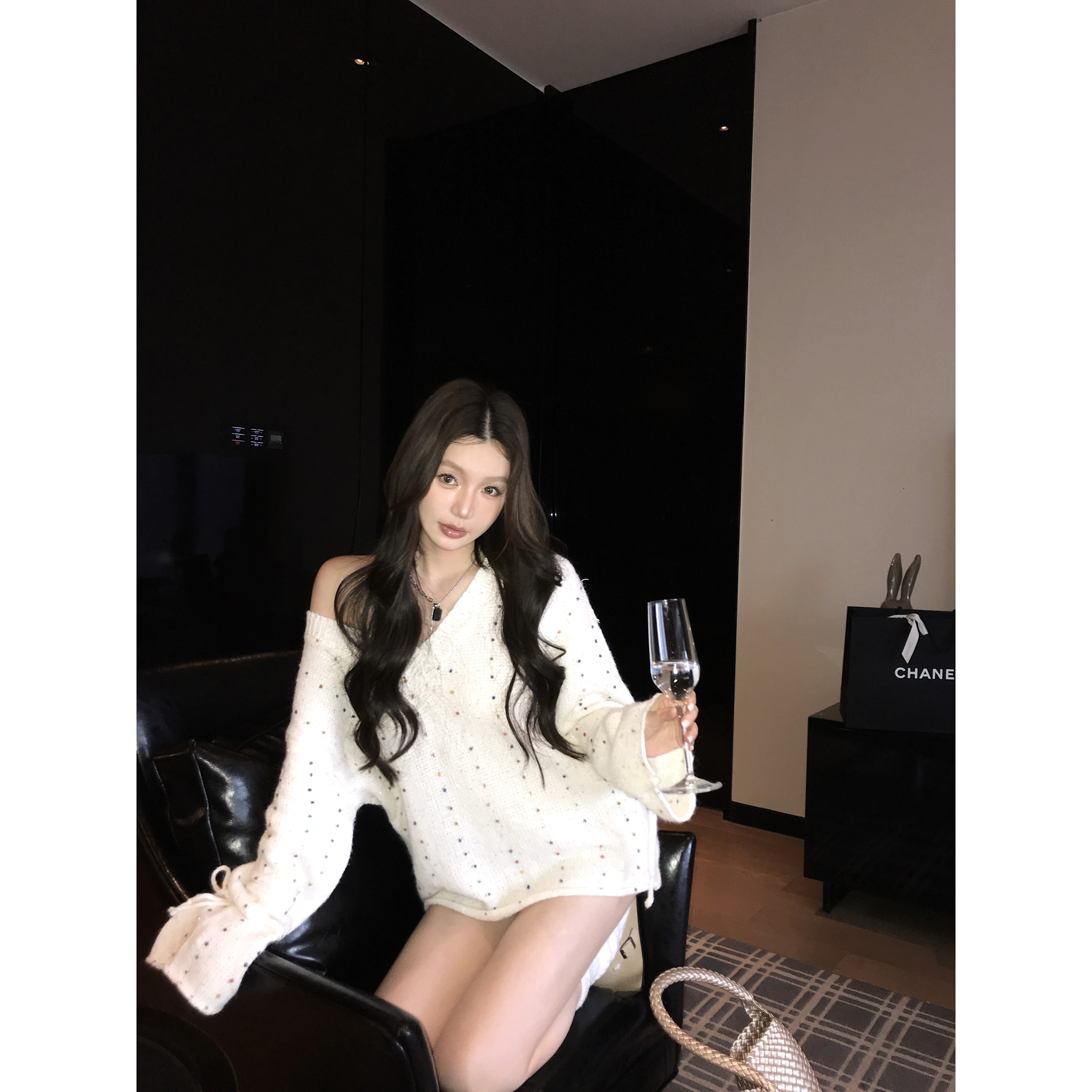 设计感立体彩色波点V领针织衫秋