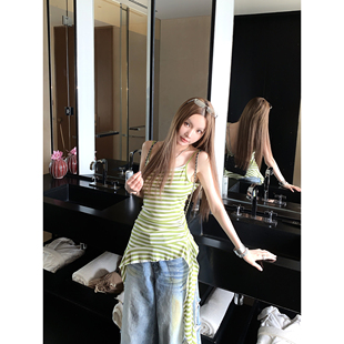 绿色条纹不规则裙摆无袖 设计感吊带外穿上衣 背心春夏2026辣妹修身