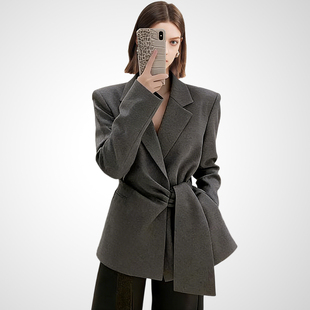 兰卡时尚通勤轻奢风灰色西装女2026年春款收腰系带廓形外套高级感