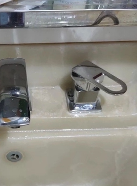 立式龙头浴室柜水龙头洗脸面盆三件分体四件套冷热配件抽拉式