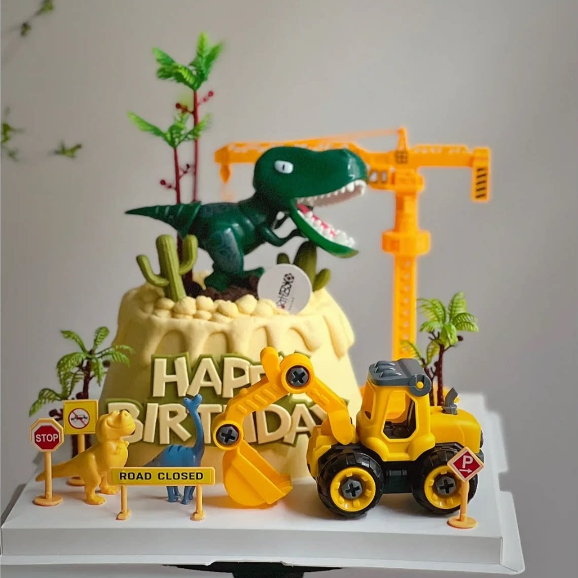 男孩卡通恐龙挖掘机挖土机生日蛋糕装饰摆件工程车推土机甜品插件