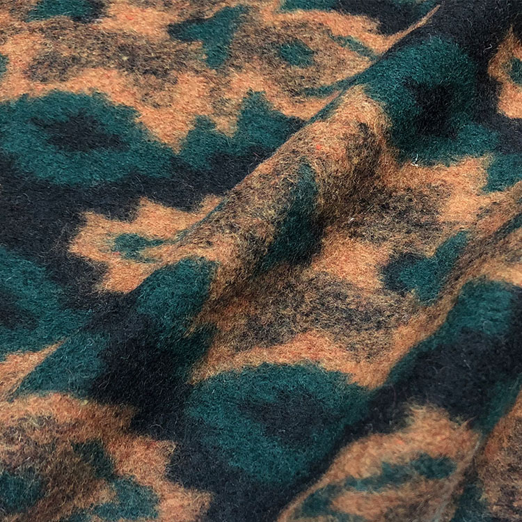 进口立体提花羊毛呢时装面料原厂