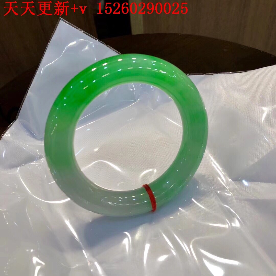 帝王绿翡翠收藏缅甸天然a货冰种满色阳绿翡翠蛋面冰种阳绿手镯