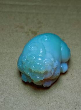 原矿挂件颜色艳丽细腻大师雕刻