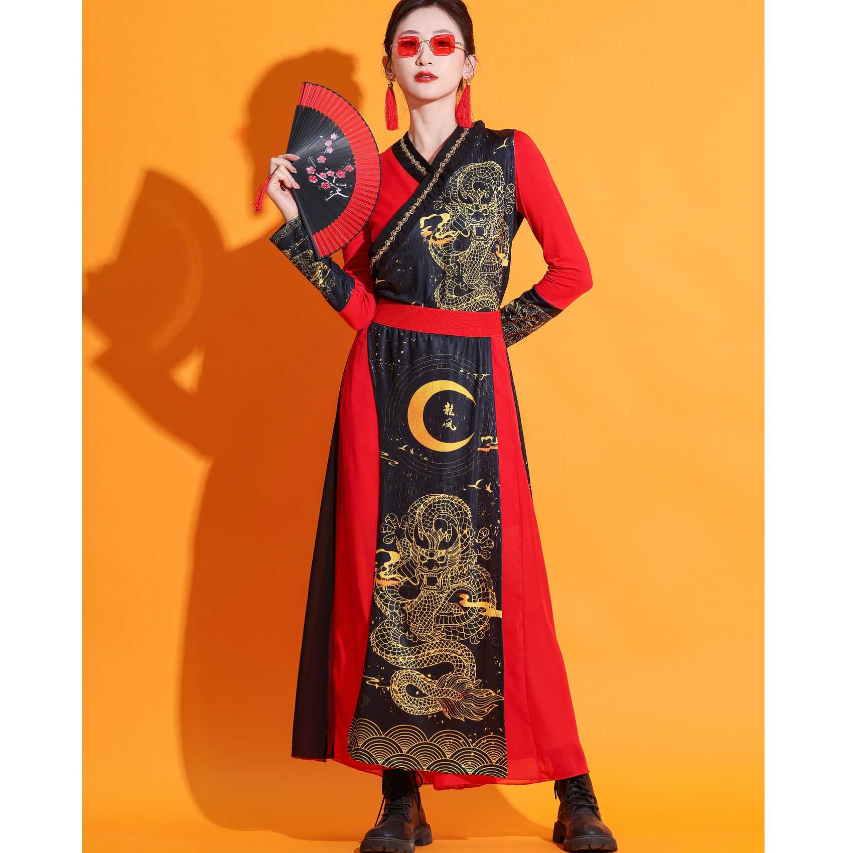 国潮打鼓演出服女团舞蹈表演服