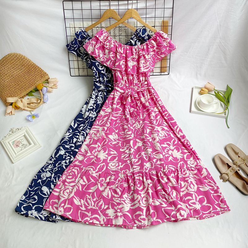 度假风荷叶边一字领露肩印花连衣裙女2024夏季甜美绑带收腰中长裙