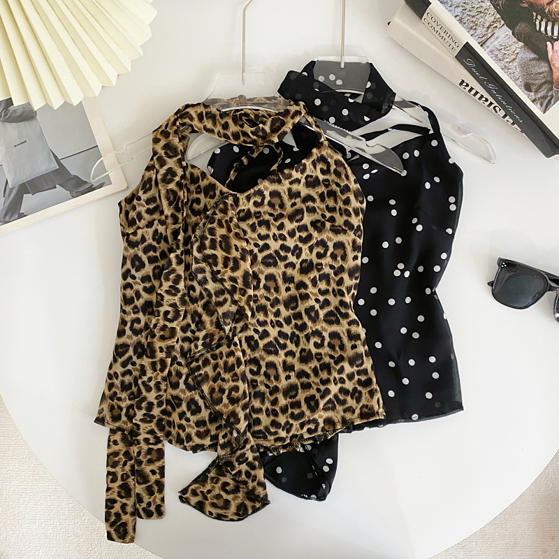 纯欲风挂脖无袖波点背心