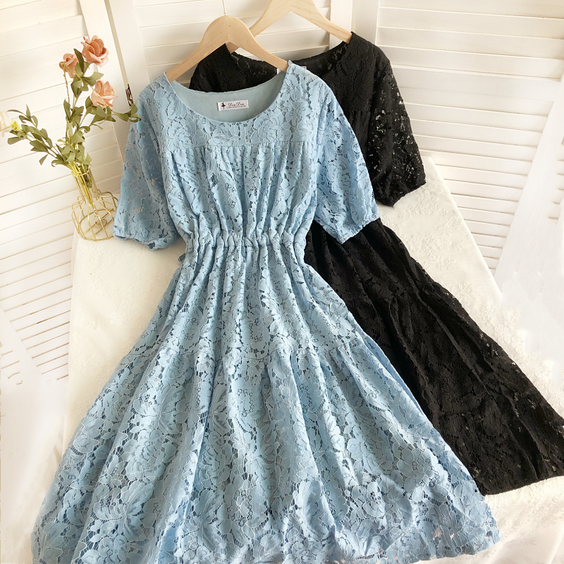 圆领蕾丝镂空钩花蕾丝抽绳连衣裙