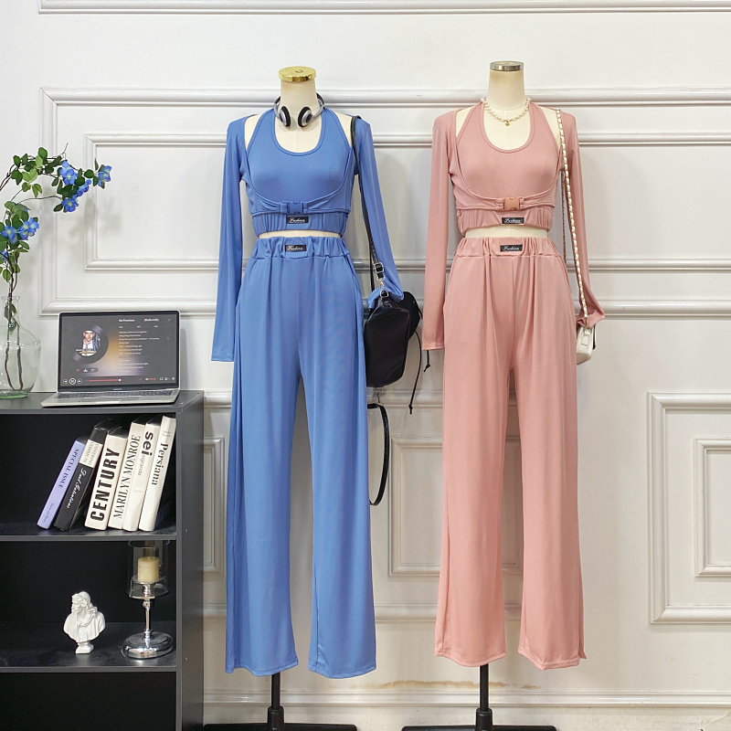 时尚三件套装挂脖背心+衬衫+长裤