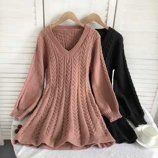 2022秋冬新款 收腰显瘦a字针织连衣裙短裙女 复古V领麻花纹灯笼袖