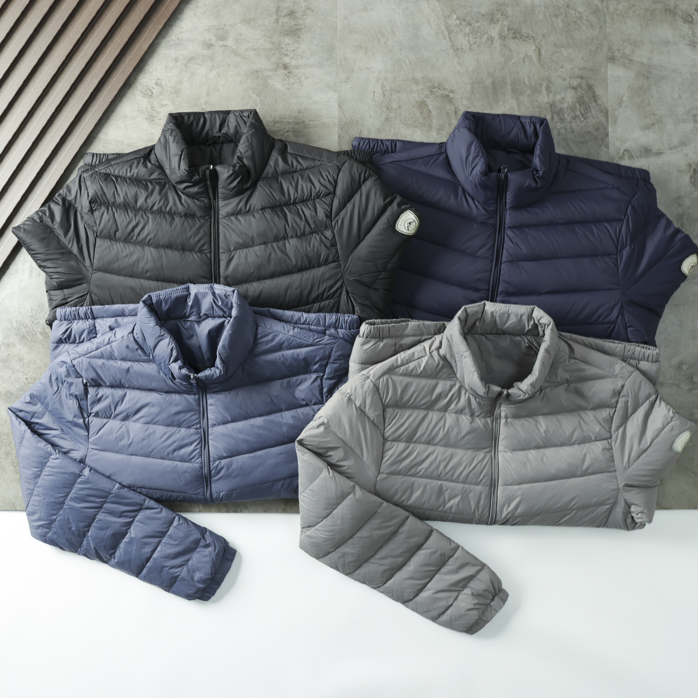 时尚休闲立领轻盈保暖羽绒服外套