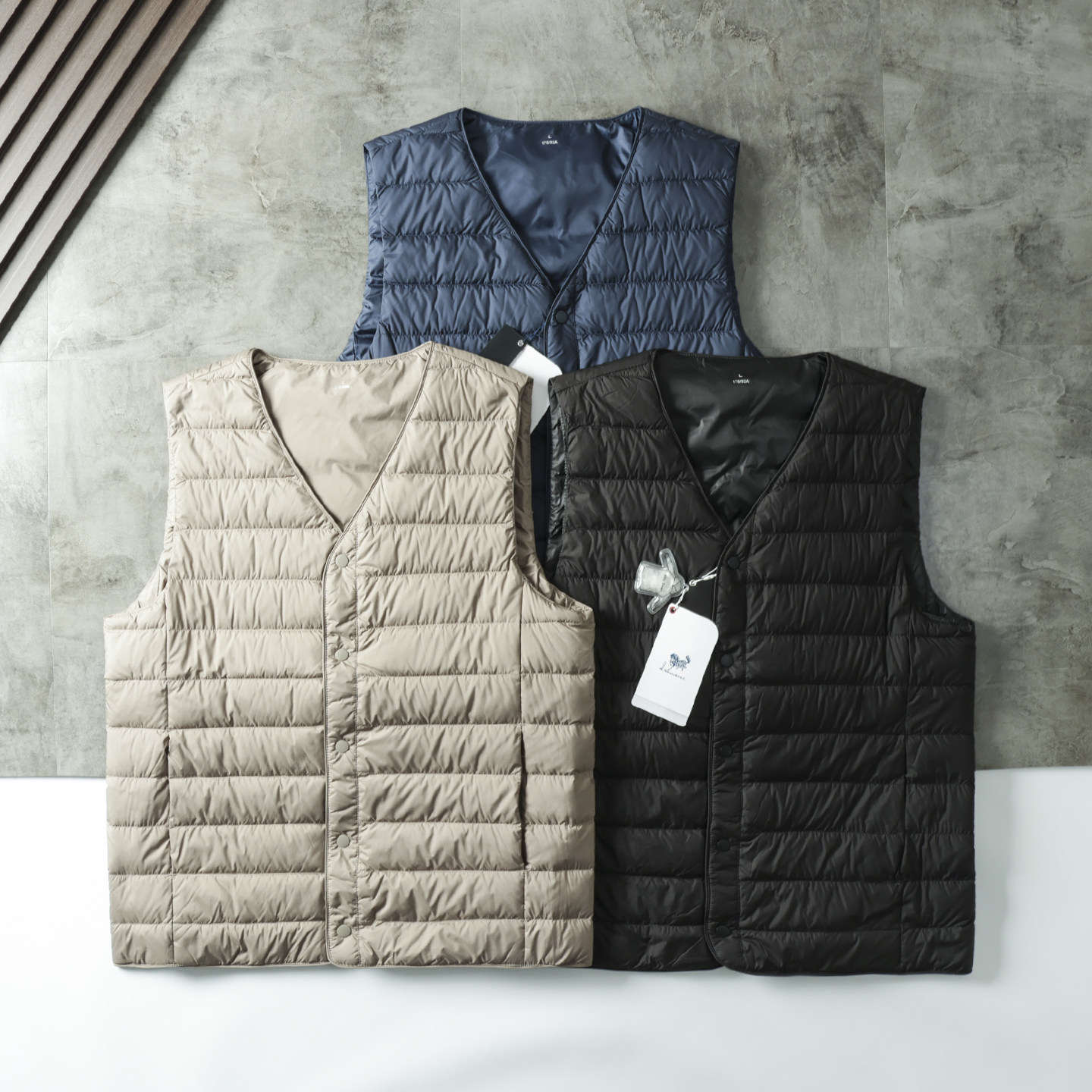 轻盈保暖  90白鸭绒  秋冬新款男士V领羽绒马甲时尚内搭背心坎肩,男装,常规马甲,淘宝优惠券,粉丝福利购,淘宝优惠卷