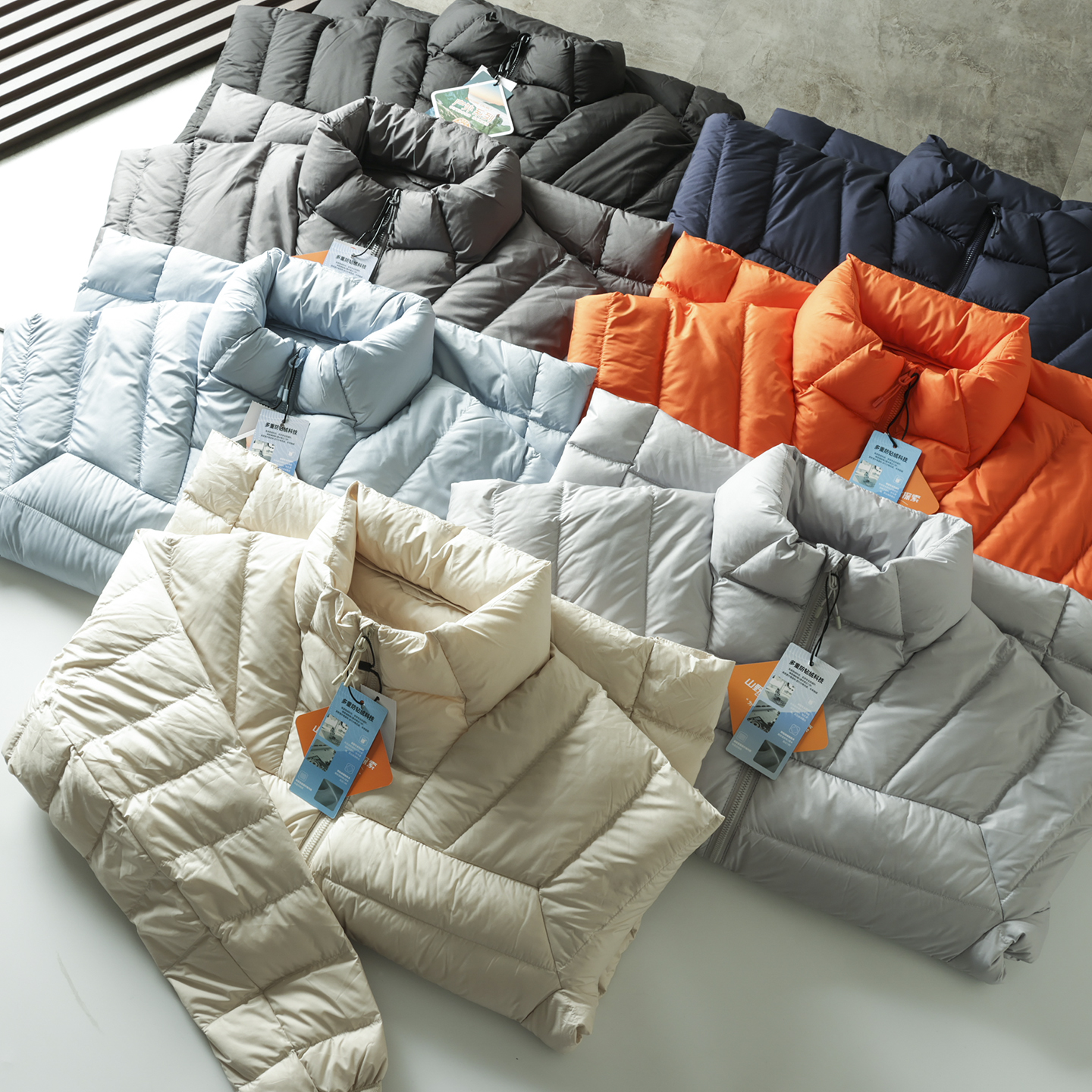 户外山系情侣款立领排骨羽绒服潮