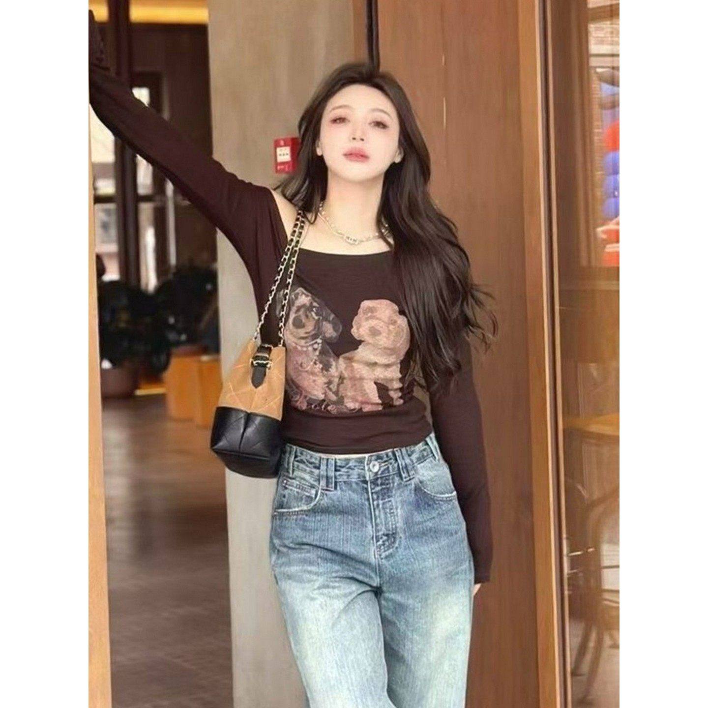 大码胖mm小心机设计甜辣露肩小狗印花长袖t恤女修身显瘦斜肩上衣,女装/女士精品,T恤,淘宝优惠券,粉丝福利购,淘宝优惠卷