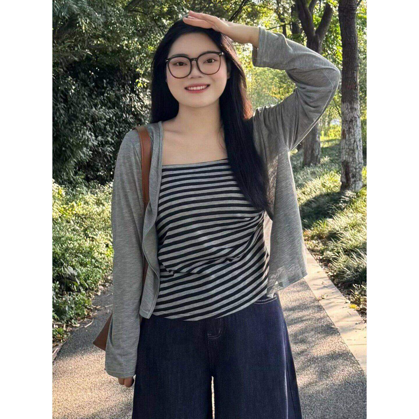 大码胖mm韩系灰色开衫条纹背心显瘦套装女时尚修身显瘦气质上衣潮