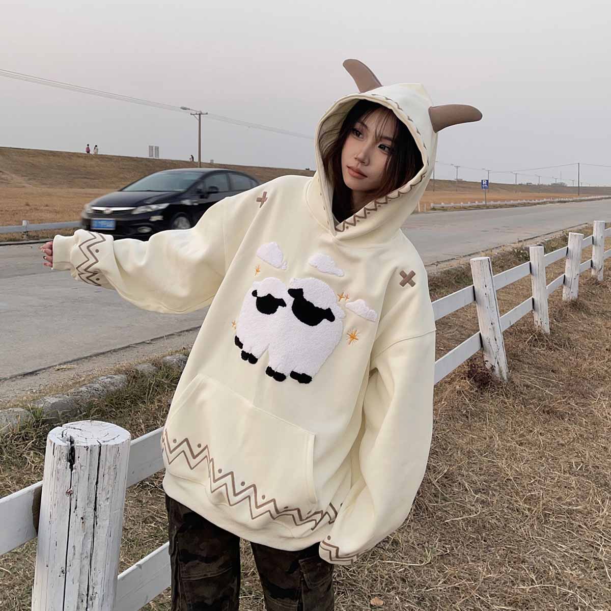 BCRA美式国潮牌小羊刺绣连帽卫衣男女春季宽松慵懒风甜酷情侣帽衫