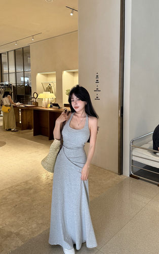 ALA2026夏季新款气质小女人性感挂脖胸垫收腰显瘦弹力长裙连衣裙