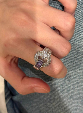 小红书爆款几何满钻圆环扣爆闪紫钻戒指女大气显贵款指环一件