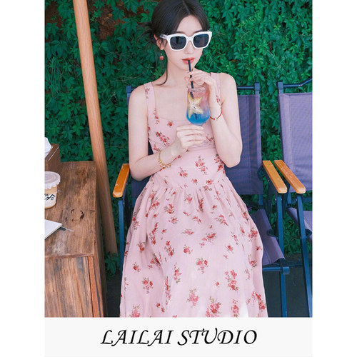 法式小众度假风碎花吊带连衣裙