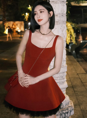 孟子义同款赫本风红色吊带连衣裙女收腰A字裙法式高级感