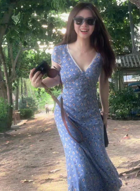 法式度假风蓝色雏菊碎花连衣裙女V领收腰修身显瘦长裙