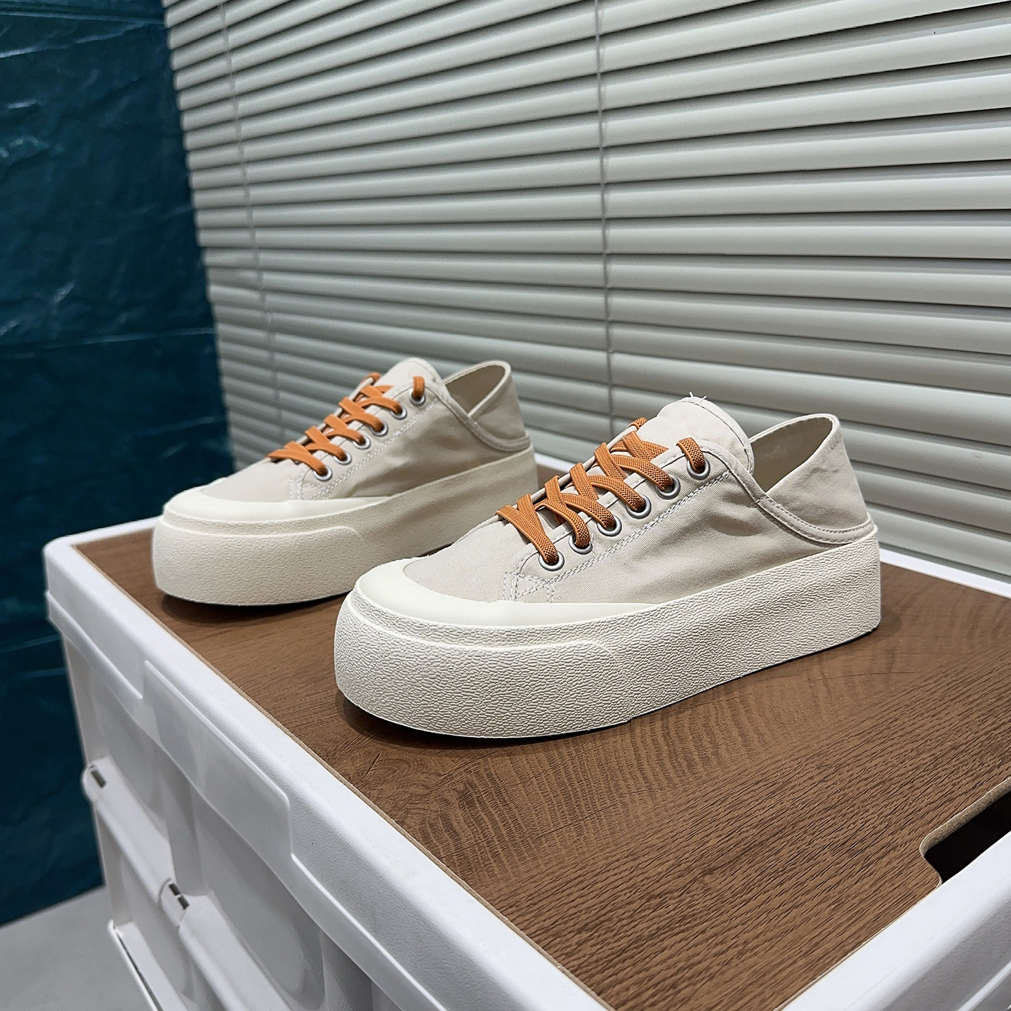 韩版厚底帆布鞋女白色圆头松糕鞋交叉绑带一脚蹬学生浅口休闲板鞋