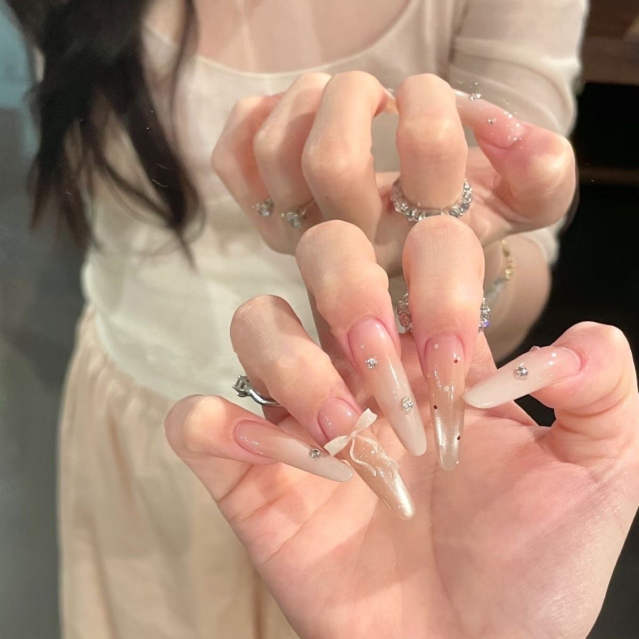 纯手工美甲穿戴甲水光乳白丝带蝴蝶结猫眼美甲高级气质显白温柔