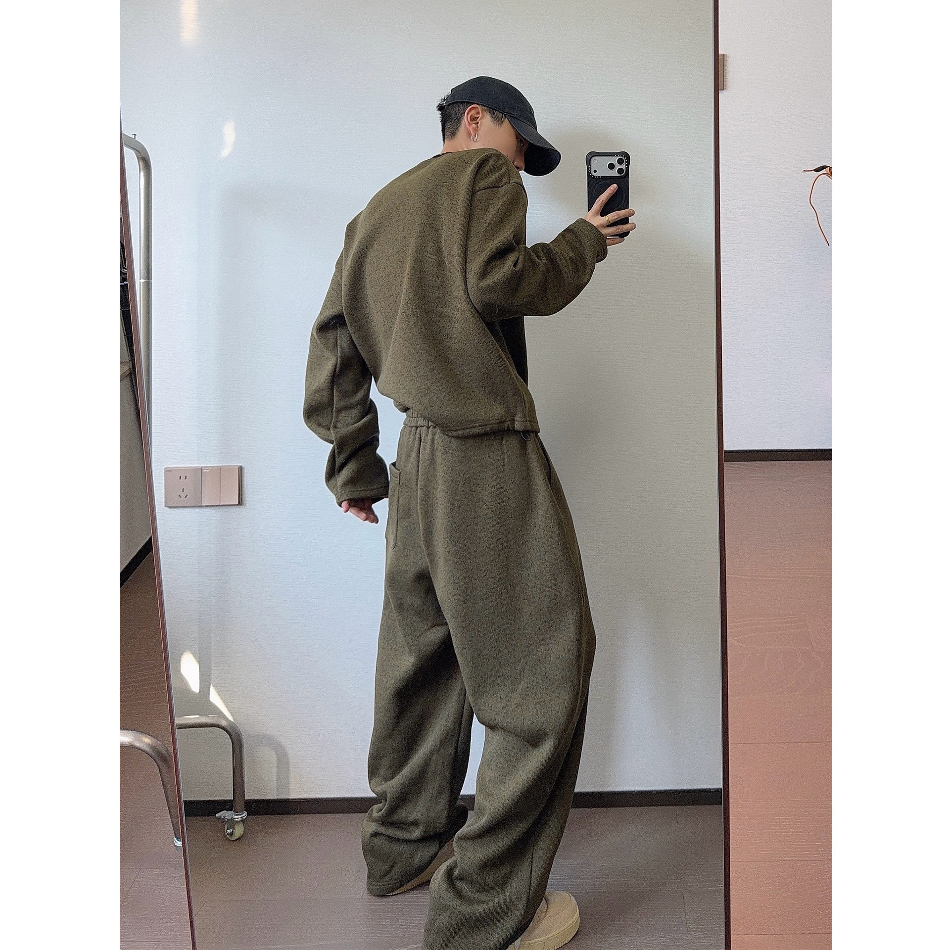 dannyandzee秋冬复古百搭保暖军绿色卷边领口加绒卫衣卫裤套装男