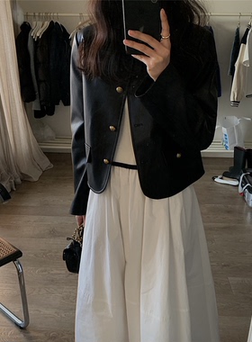 早春新款时尚单排扣休闲圆领皮衣短外套酷飒欧美女