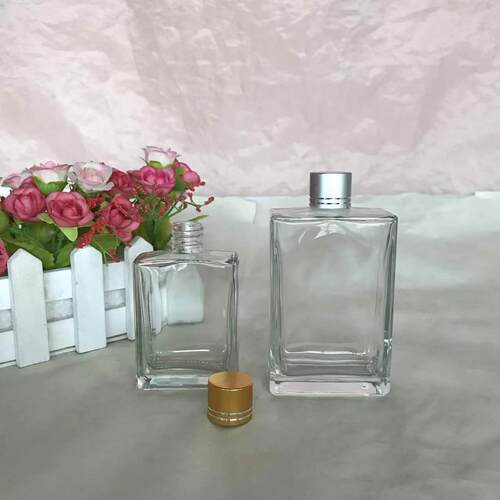 现货50ml100ml扁方形白酒瓶 二两装酒瓶 便携玻璃透明小酒瓶