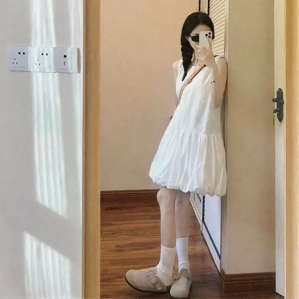 韩系白色无袖背心连衣裙女夏季温柔风气质裙子小个子宽松花苞短裙