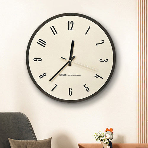 奶油风轻奢极简客厅挂钟