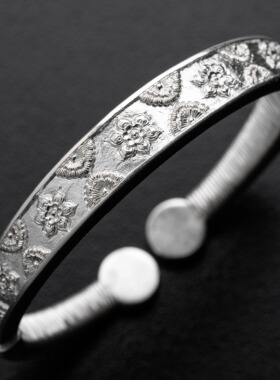 白州造物宝相花绕丝足银手工錾刻