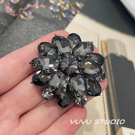 高级感爆闪镶钻纽扣貂皮大衣皮草装饰扣时髦服装帽子金属配件扣子