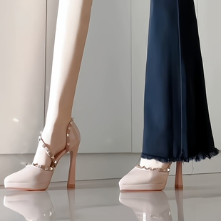 真皮不累脚裸色超高跟鞋女秋新款日常百搭粗跟防水台铆钉包头凉鞋