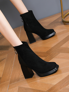 马丁靴女绒面时尚防水台高跟鞋2023春大东后拉链方头粗跟加绒短靴