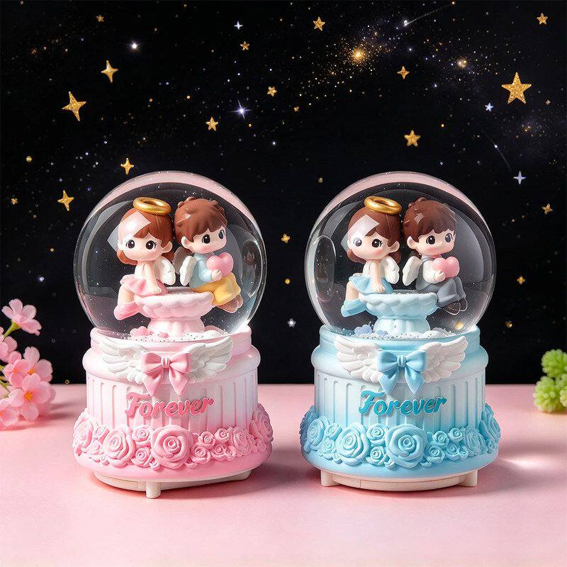 天使情侣发光水晶球音乐盒摆件送女友浪漫生日礼物婚庆伴手礼批发