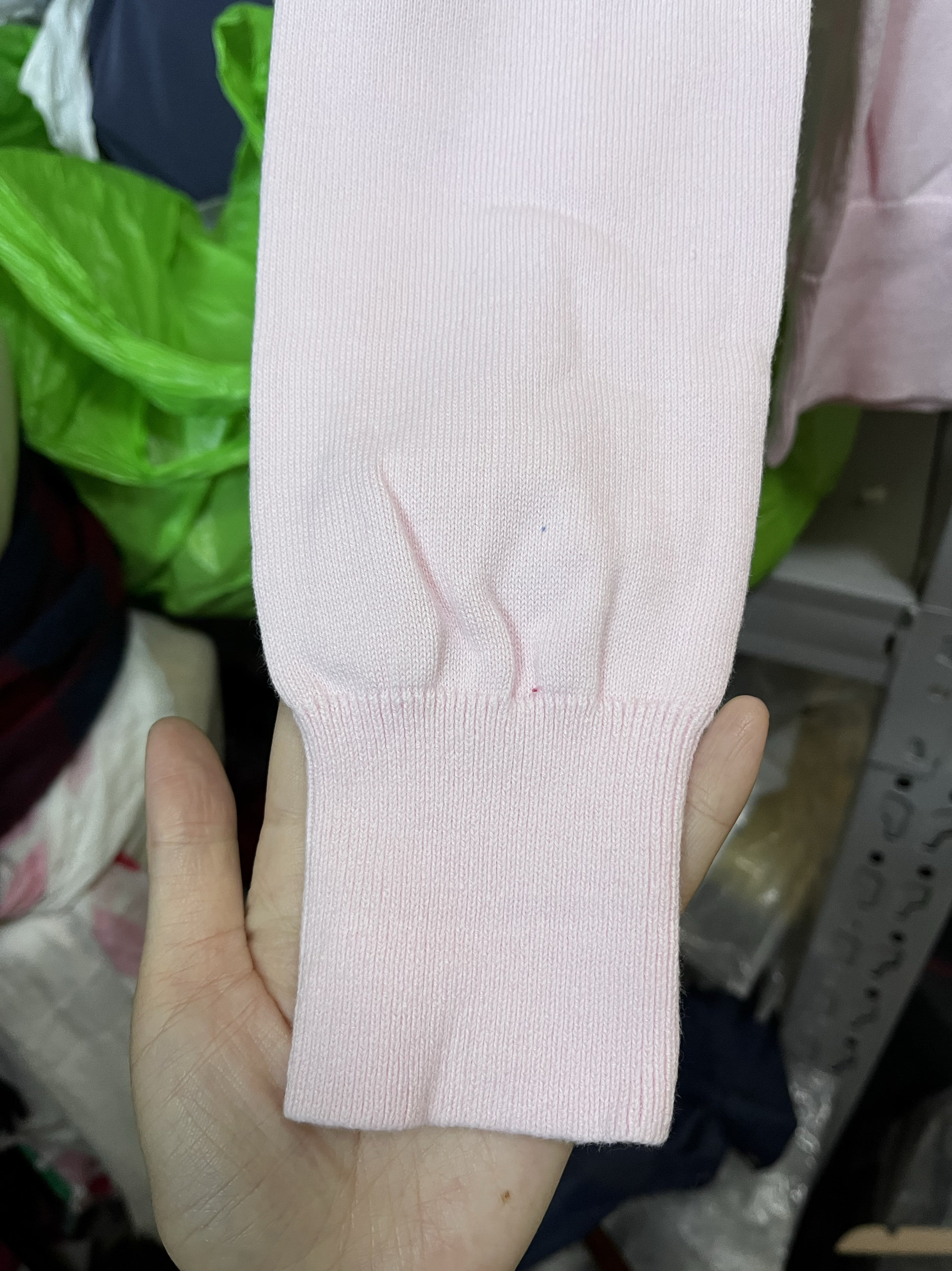 春季新款毛衣女时尚V领纯色百搭毛针织衫