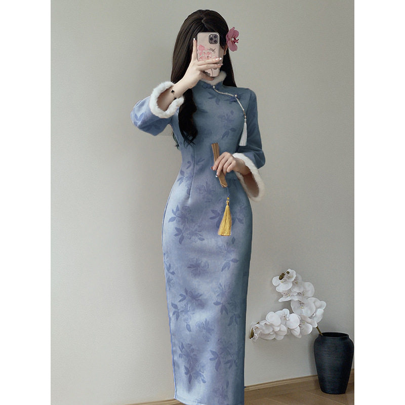 旗袍秋冬款蓝色日常长袖连衣裙2026新款高端修身改良女新中式礼服