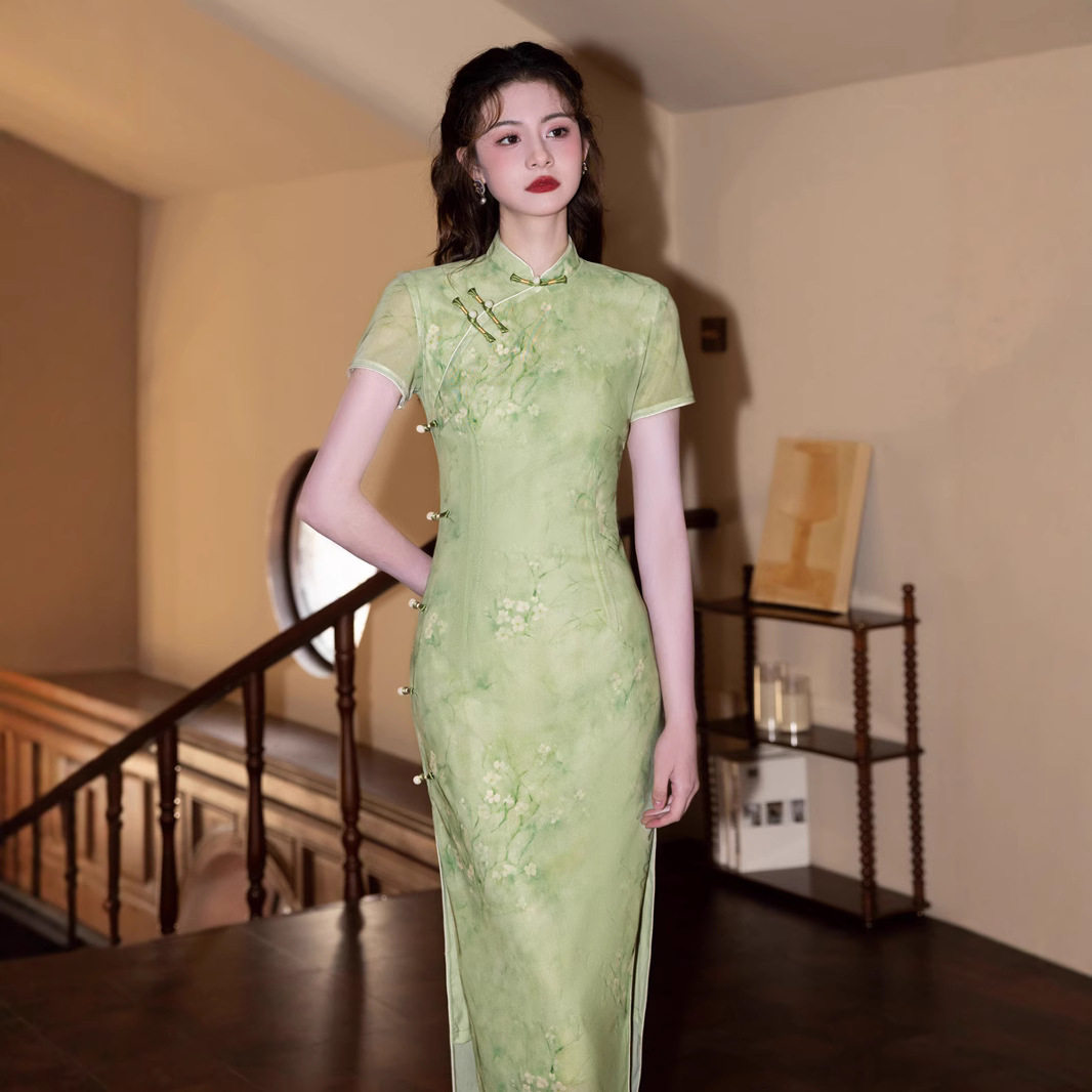 绝美绿色送考旗袍2026年春夏季新款新中式连衣裙日常可穿修身礼服