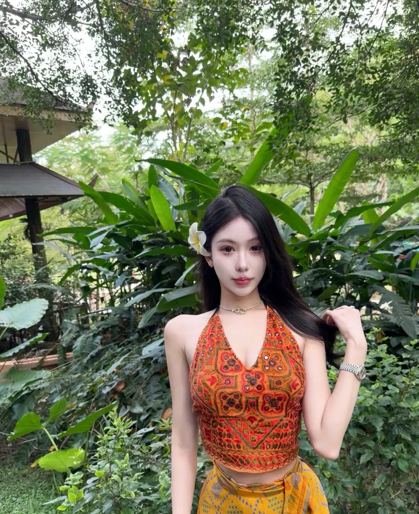 夏萨珑！赵丽颖同款印度手工老绣吊带背心 个性造型肚兜系带挂脖
