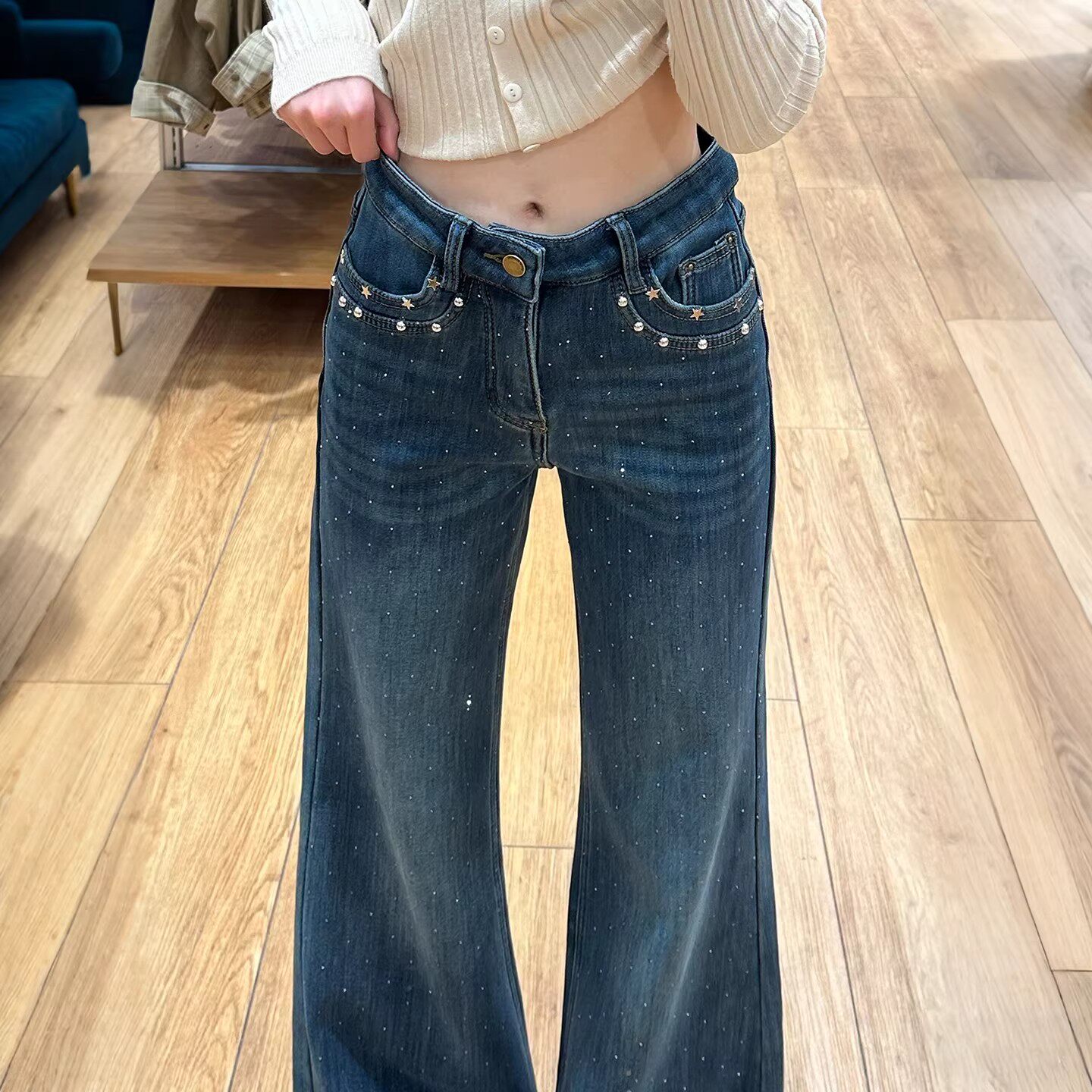 复古烫钻不贴腿微喇牛仔裤女春季新款大码胖mm宽松显瘦阔腿马蹄裤