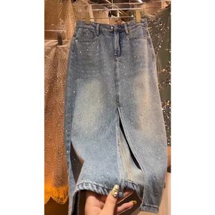 烫钻宽松大码半身牛仔裙女2026春季新款百搭后开叉牛仔包臀中长裙