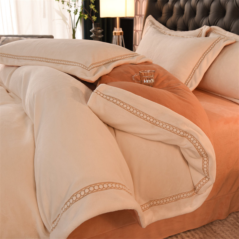 欧式冬季A类母婴级牛奶暖芙绒四件套高克重纯色刺绣加厚保暖被套,床上用品,床品套件/四件套/多件套,淘宝优惠券,粉丝福利购,淘宝优惠卷