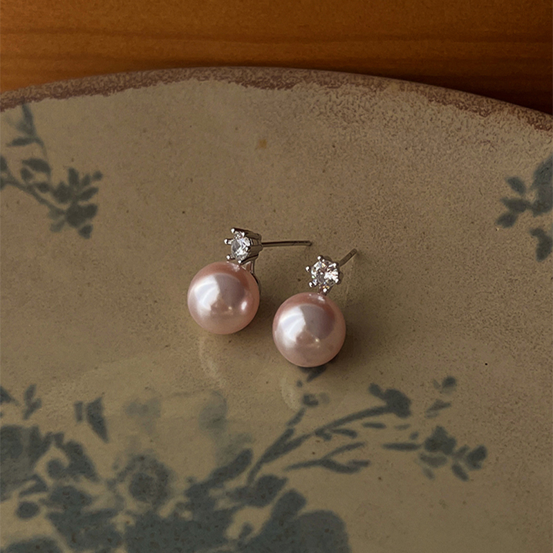 AMO单钻人造粉珍珠耳环正圆强光