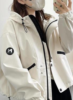 女性短夹克2025新风格小连帽工作夹克春季和秋季宽松和多功能派夹