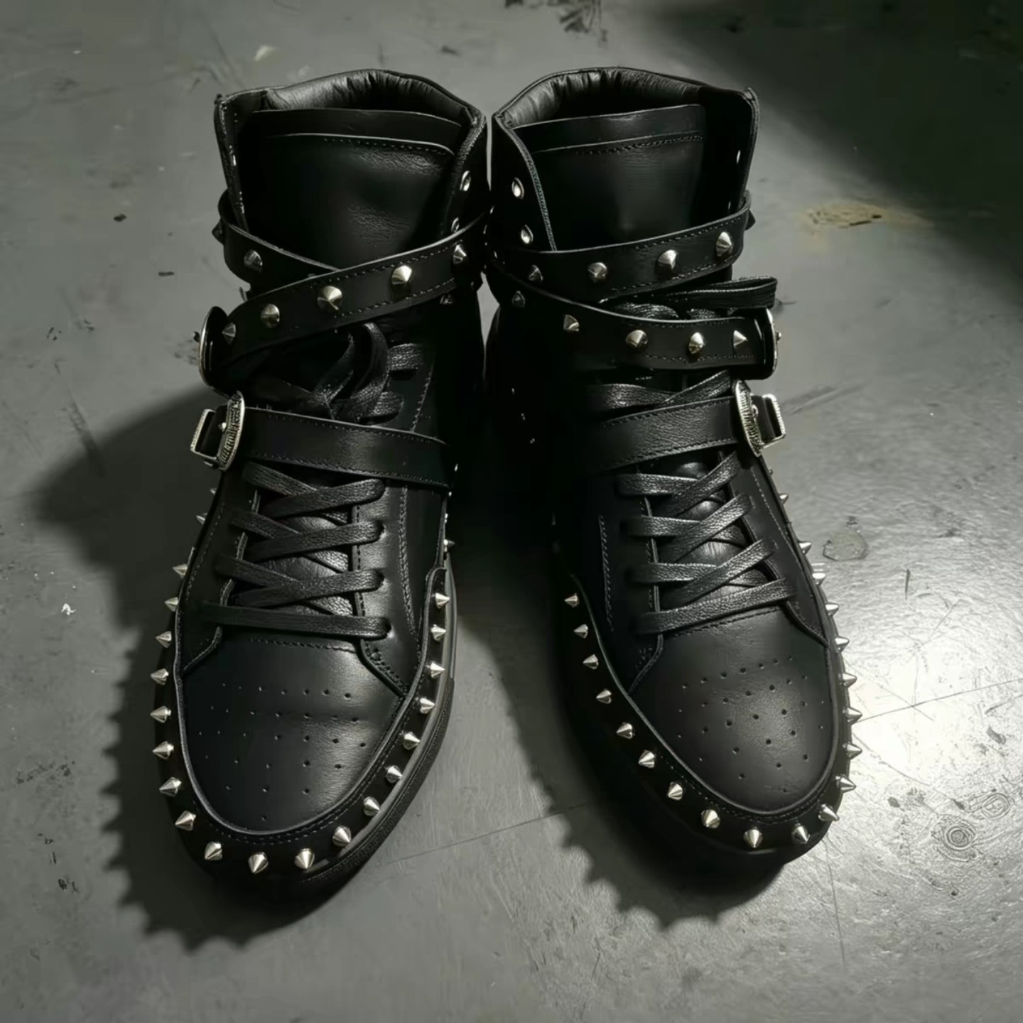 SLP-Y3GVC欧美潮高帮圆头真皮铆钉板鞋男牛皮柳钉圆头运动休闲鞋
